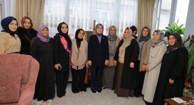 AK Parti'li Yazmacı'dan Bozova'da Kadın Kolları Ziyareti