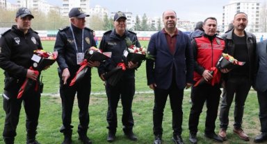 Başkan Çiftçi, Karaköprü Belediye Spor'un Galibiyetini Kutladı