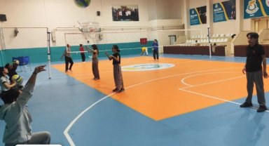 Haliliye'de Gençler Voleybolla Buluşuyor