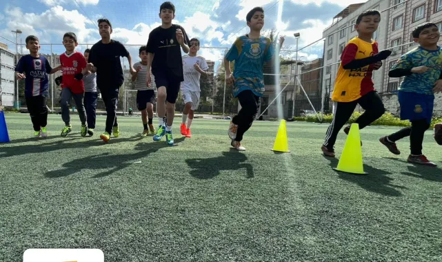 Haliliye'de Minik Yıldızlar Futbol Sahasında Yetişiyor