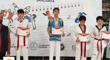 Haliliye'den Taekwondo'da Grup Birinciliği: Yunus Efe Dinlemez Zirvede