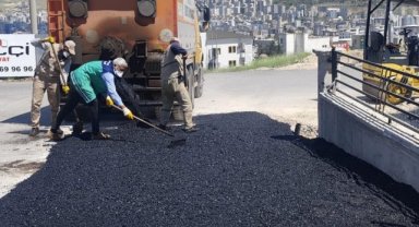 Karaköprü'de Asfalt Yama ve Onarım Çalışmaları Devam Ediyor