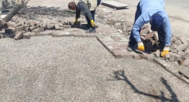 Karaköprü'de Kaldırım Onarım Çalışmaları Devam Ediyor