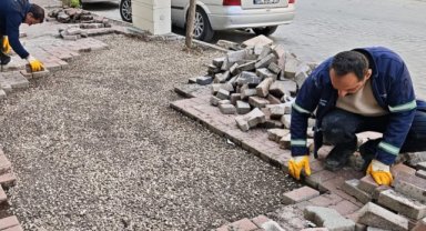 Karaköprü'de Kaldırım Yapım ve Onarım Çalışmaları Devam Ediyor