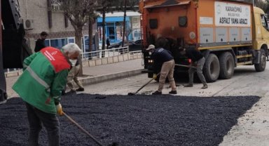 Karaköprü'de Yağmur Sonrası Yol Bakım ve Onarım Çalışmaları Devam Ediyor