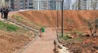 Karaköprü'de Yeni Parklara Ağaç Dikimi: Yeşil Alanlar Genişliyor