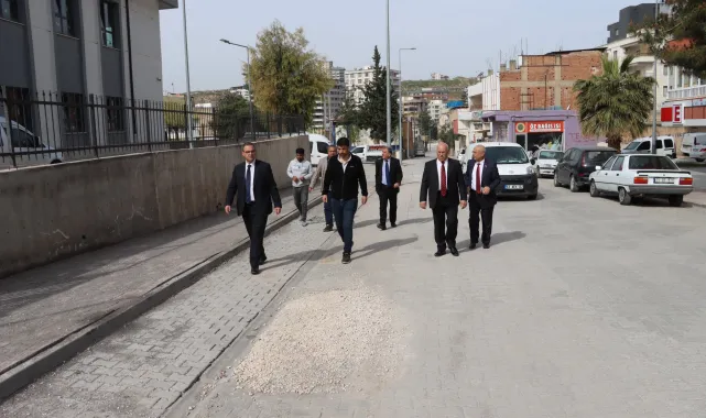 Karaköprü'de Yol Onarım ve Kaldırım Yapım Çalışmaları İncelendi