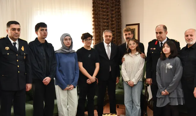 Şanlıurfa Valisi Hasan Şıldak, Kurtuluş Mücadelesi Öncülerinin Torunlarını Ziyaret Etti
