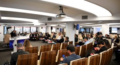 Şanlıurfa'da Belediyecilik Forumu: Nihat Çiftçi ve Mimar Eren Sevilmişdal Katıldı