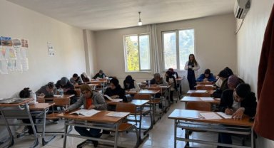 Siverek'te Gençlere Yönelik TYT Deneme Sınavları Devam Ediyor