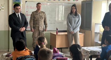 Suruç Kaymakamı Okulları Ziyaret Etti, Öğrencilerle Buluştu