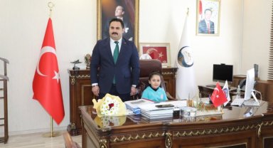 Viranşehir Kaymakamı Kemal Ülkü, 23 Nisan'da Makamı Çocuklara Devretti