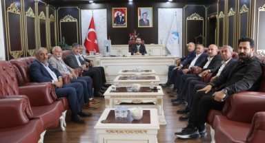 Ceylanpınar Kırsal Mahalle Muhtarları Eşbaşkan Uğur Kahraman'ı Ziyaret Etti