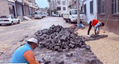 Haliliye'de Ahmet Yesevi Mahallesi'nde Parke Döşeme Çalışmaları Hız Kesmeden Sürüyor