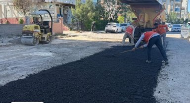 Haliliye'de Veysel Karani Mahallesi'nde Asfalt Çalışmaları Devam Ediyor