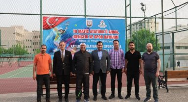 Karaköprü'de 19 Mayıs Tenis Turnuvası Başladı