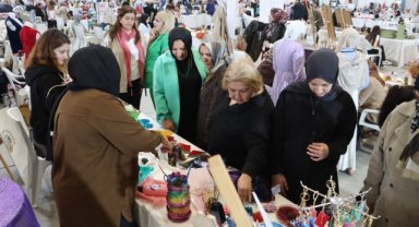 Karaköprü'de Üreten Eller Kadın Girişimciler Festivali İkinci Gününde Devam Ediyor