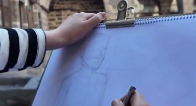 Siverek'te Tarihi Gümrük Hanı'nda Gençlere Resim Kursu Veriliyor