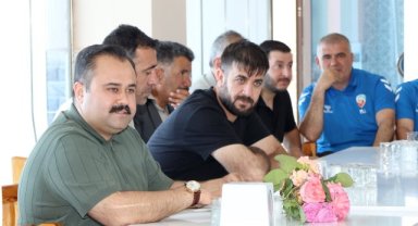 Viranşehir Belediyesi Eş Başkanı ve Meclis Üyeleri Takıma Moral Verdi